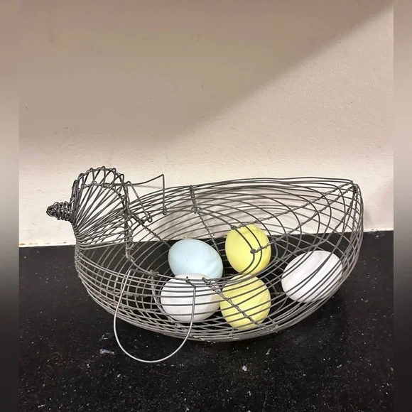 Vintage Wire Basket Chicken/Hen + 5 Plastic Eggs - Picture 2 of 6